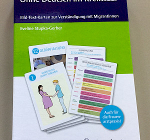 „Ohne Deutsch im Kreißsaal. Basics für die Kommunikation mit Migrantinnen in der Geburtshilfe.“<br />
Autorin: Eveline Stupka-Gerber; Hippokrates Verlag, Stuttgart 2014; ISBN: 9783830 455523